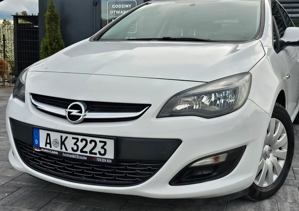 Opel Astra cena 35900 przebieg: 120000, rok produkcji 2015 z Brzozów małe 781